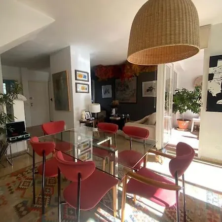 Marce's. Bright And Comfortable Holiday home *